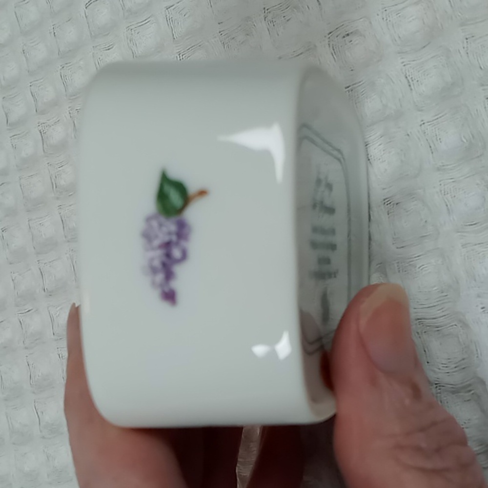 1990 Heritage House "Love Songs To Remember" Gail Magram Lilac Artwork Music Box - Picture 8 of 14